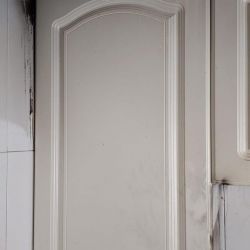 Mueble alto de cocina limpio