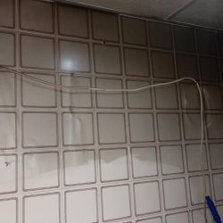 Suelo blanco de cocina con hollín